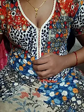 Snapshot of Janavi-janu chatting on 11/06/25, 08:59 Janavi-janu online show from 11/06/25, 08:59