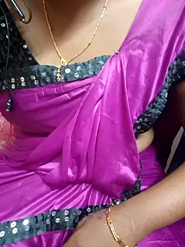 Snapshot of Janavi-janu chatting on 11/08/25, 04:56 Janavi-janu online show from 11/08/25, 04:56