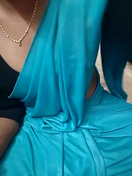 Snapshot of Janavi-janu chatting on 11/11/25, 06:41 Janavi-janu online show from 11/11/25, 06:41