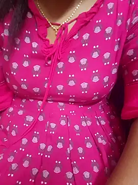 Snapshot of Janavi-janu chatting on 11/14/25, 11:09 Janavi-janu online show from 11/14/25, 11:09