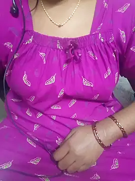 Snapshot of Janavi-janu chatting on 11/15/25, 05:42 Janavi-janu online show from 11/15/25, 05:42