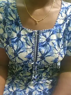 Snapshot of Janavi-janu chatting on 11/18/25, 06:45 Janavi-janu online show from 11/18/25, 06:45