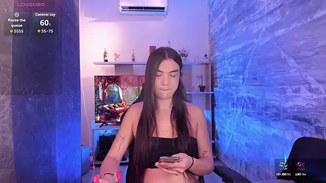 Snapshot of saracaball_ chatting on 09/23/25, 05:21 saracaball  online show from 09/23/25, 05:21