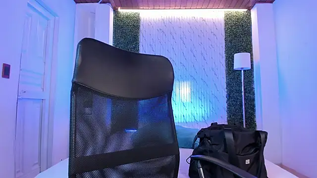 Snapshot of violet_scott chatting on 09/17/25, 10:39 violet scott online show from 09/17/25, 10:39