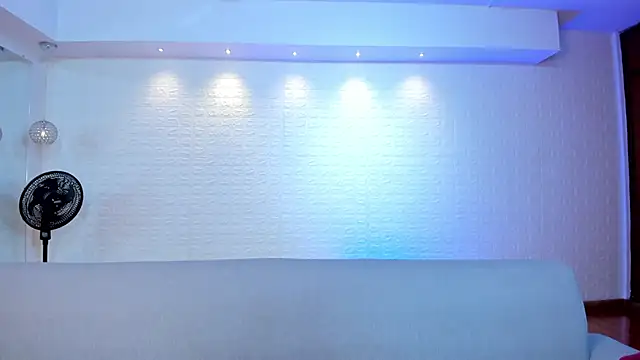 Snapshot of violet_scott chatting on 11/26/25, 10:49 violet scott online show from 11/26/25, 10:49