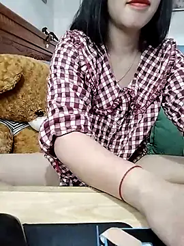 cream1299 online show from 02/11/25, 08:15
