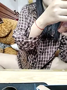 cream1299 online show from 02/15/25, 09:26