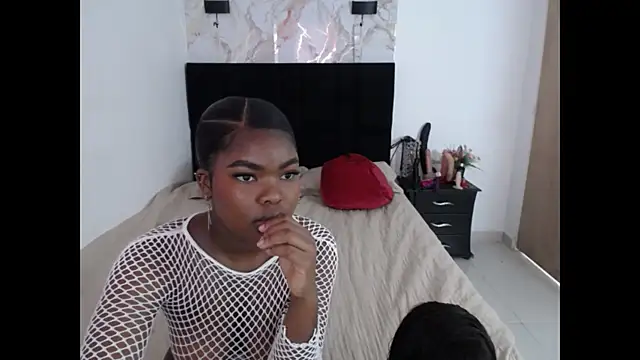 Nicole Colette  online show from 10/28/25, 12:41