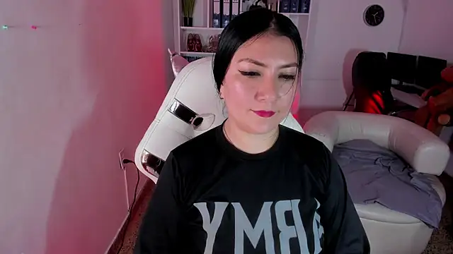 katya nt online show from 11/18/25, 01:04