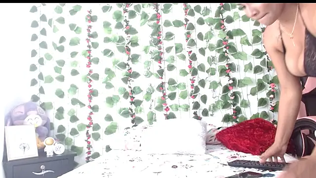 Snapshot of camilavagina24 chatting on 11/04/25, 06:51 camilavagina24 online show from 11/04/25, 06:51