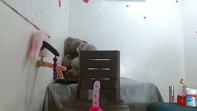 Snapshot of camilavagina24 chatting on 12/15/25, 01:59 camilavagina24 online show from 12/15/25, 01:59