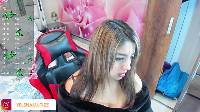 Snapshot of Yelena_mutiz chatting on 09/29/25, 01:05 Yelena mutiz online show from 09/29/25, 01:05