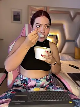 Chloee Evans1 online show from 01/11/25, 05:40