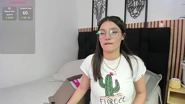 Snapshot of Elecktra_sweet chatting on 11/06/25, 07:48 Elecktra sweet online show from 11/06/25, 07:48