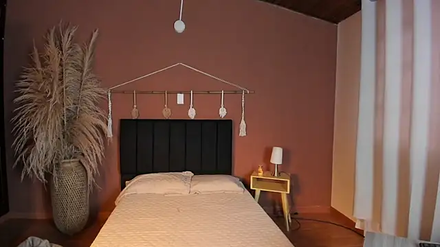 Snapshot of Elecktra_sweet chatting on 12/15/25, 08:24 Elecktra sweet online show from 12/15/25, 08:24