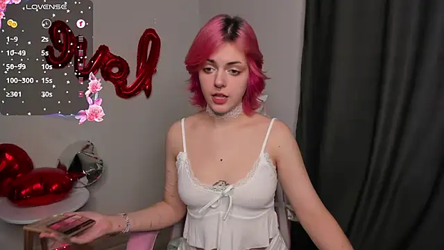 Roxy Wi online show from 02/09/25, 08:22