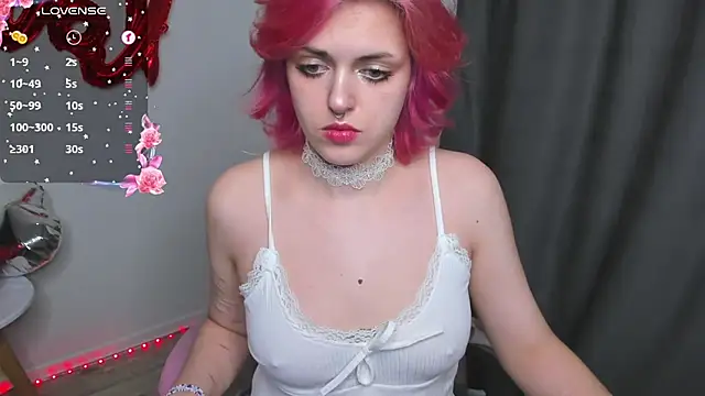 Roxy Wi online show from 02/09/25, 03:01