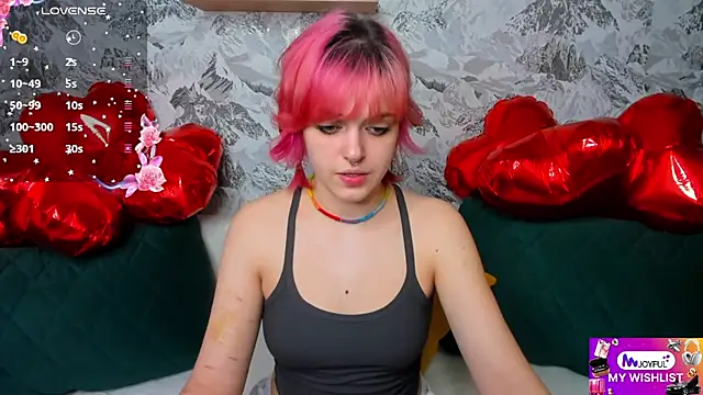 Roxy Wi online show from 02/13/25, 08:17