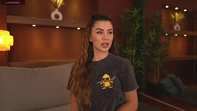 Snapshot of JustinneJade chatting on 10/09/25, 04:43 JustinneJade online show from 10/09/25, 04:43