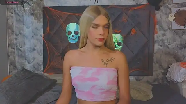 Shantal Joness online show from 10/25/25, 12:56