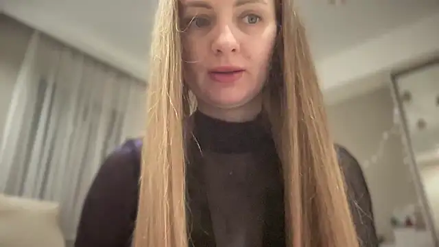 Snapshot of Viola_sweet chatting on 01/24/25, 02:39 Viola sweet online show from 01/24/25, 02:39