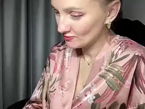 Snapshot of Viola_sweet chatting on 02/03/25, 02:24 Viola sweet online show from 02/03/25, 02:24