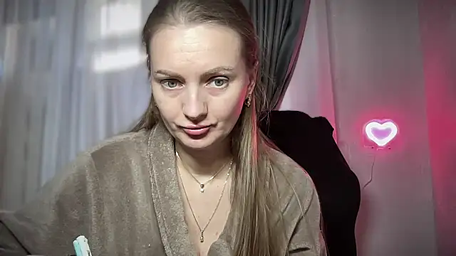Snapshot of Viola_sweet chatting on 02/18/25, 07:54 Viola sweet online show from 02/18/25, 07:54