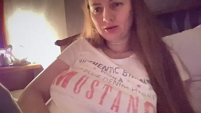 Snapshot of Viola_sweet chatting on 04/18/26, 11:27 Viola sweet online show from 04/18/26, 11:27