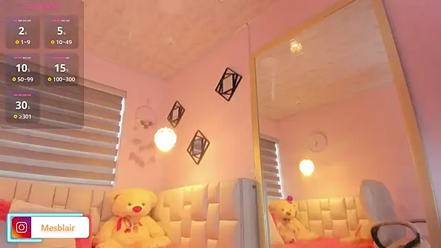 Snapshot of blair___mester chatting on 10/29/25, 12:40 blair   mester online show from 10/29/25, 12:40