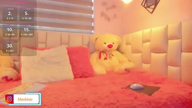 Snapshot of blair___mester chatting on 11/06/25, 01:01 blair mester online show from 11/06/25, 01:01