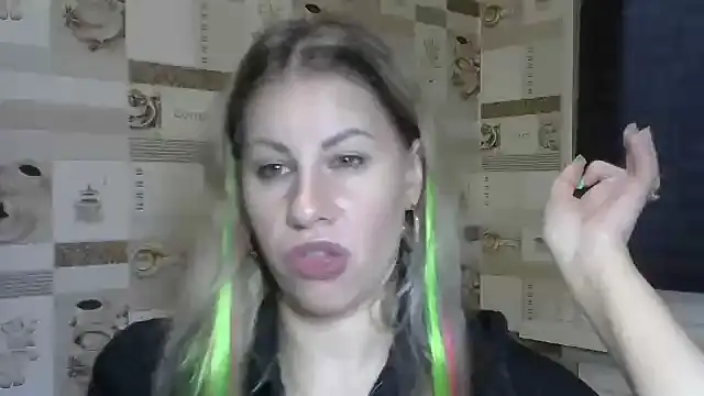 Snapshot of TherestlessKitty chatting on 09/19/25, 06:04 TherestlessKitty online show from 09/19/25, 06:04