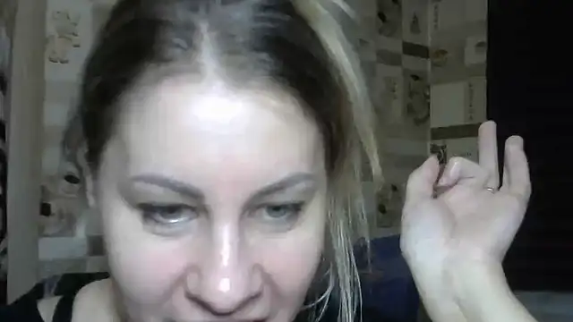 Snapshot of TherestlessKitty chatting on 10/07/25, 11:57 TherestlessKitty online show from 10/07/25, 11:57