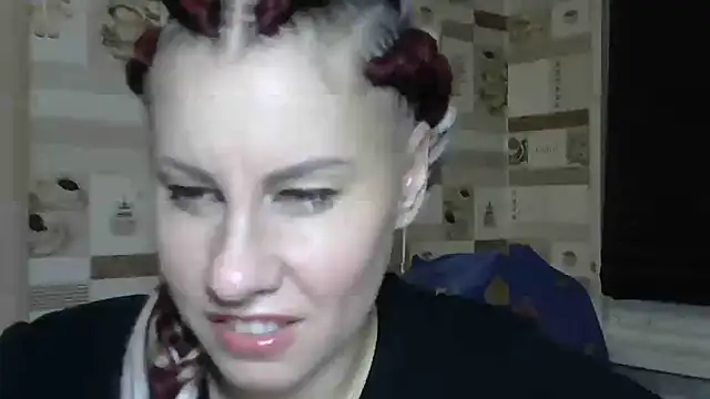 Snapshot of TherestlessKitty chatting on 10/12/25, 10:20 TherestlessKitty online show from 10/12/25, 10:20