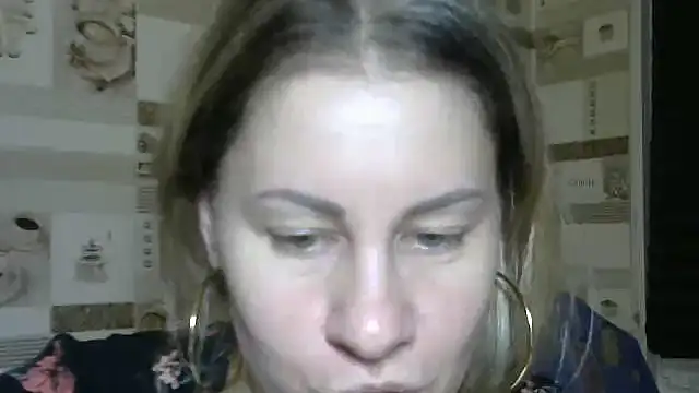 Snapshot of TherestlessKitty chatting on 10/19/25, 10:21 TherestlessKitty online show from 10/19/25, 10:21