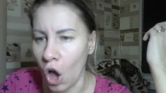 Snapshot of TherestlessKitty chatting on 10/24/25, 10:17 TherestlessKitty online show from 10/24/25, 10:17