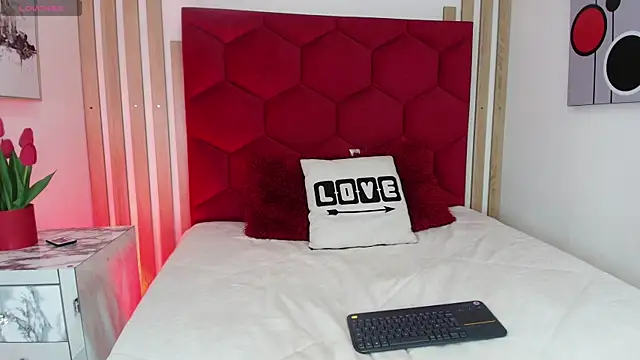 Tayzon Foxxx online show from 07/04/26, 08:15