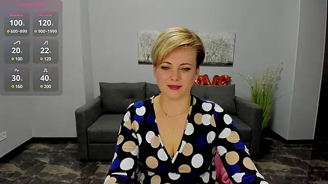 Julia Wilsone online show from 02/18/25, 01:22
