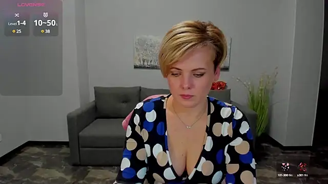 Julia Wilsone online show from 02/19/25, 06:10