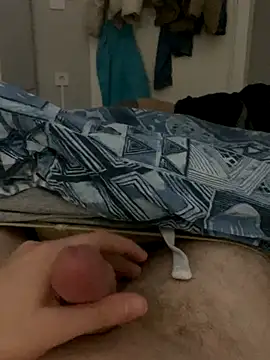 Snapshot of Erenn34 chatting on 11/10/25, 11:04 Erenn34 online show from 11/10/25, 11:04