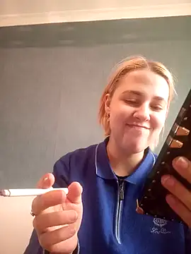 Gussie Bridie online show from 02/11/25, 06:51