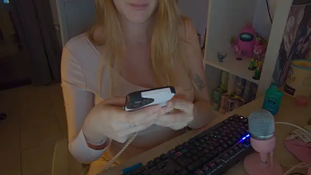 Snapshot of Pinkyladyxxx chatting on 10/19/25, 07:58 Pinkyladyxxx online show from 10/19/25, 07:58