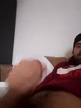 Snapshot of kevcore96 chatting on 02/15/25, 02:44 kevcore96 online show from 02/15/25, 02:44