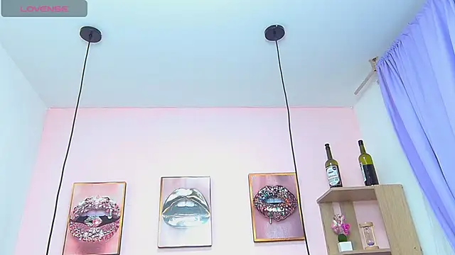 Vaioletcooper online show from 01/06/25, 11:18