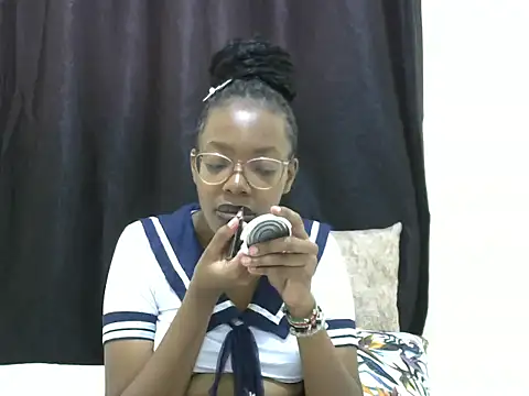  Eylah online show from 12/18/24, 11:34