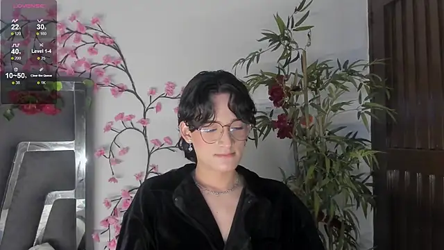 Snapshot of Black_Rose2 chatting on 09/17/25, 11:56 Black Rose2 online show from 09/17/25, 11:56