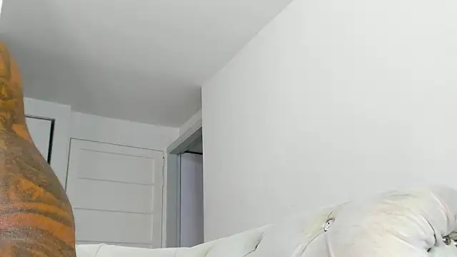 Snapshot of Makonneen chatting on 11/26/25, 12:22 Makonneen online show from 11/26/25, 12:22