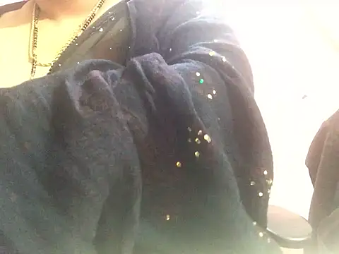 Snapshot of Desi_bhabhiii chatting on 12/20/24, 08:38 Desi bhabhiii online show from 12/20/24, 08:38