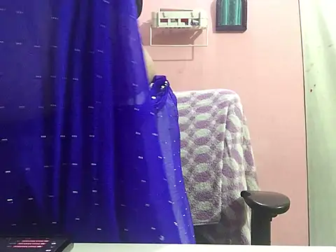 Snapshot of Desi_bhabhiii chatting on 01/04/25, 05:48 Desi bhabhiii online show from 01/04/25, 05:48