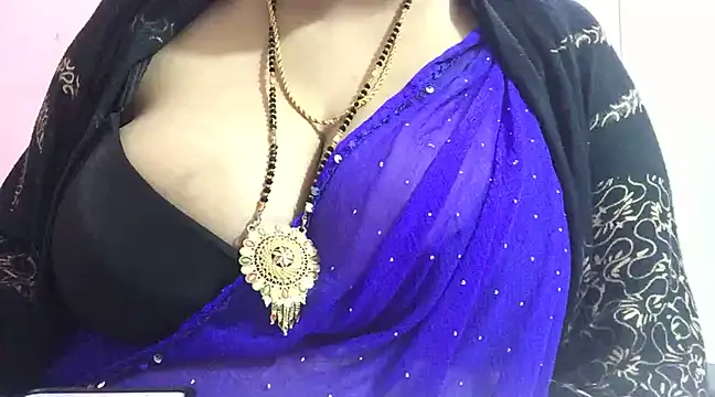 Snapshot of Desi_bhabhiii chatting on 01/04/25, 08:49 Desi bhabhiii online show from 01/04/25, 08:49