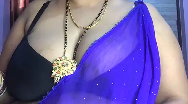 Snapshot of Desi_bhabhiii chatting on 01/25/25, 09:04 Desi bhabhiii online show from 01/25/25, 09:04